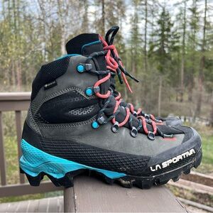 La Sportiva Aequilibrium LT women’s mountaineering boots